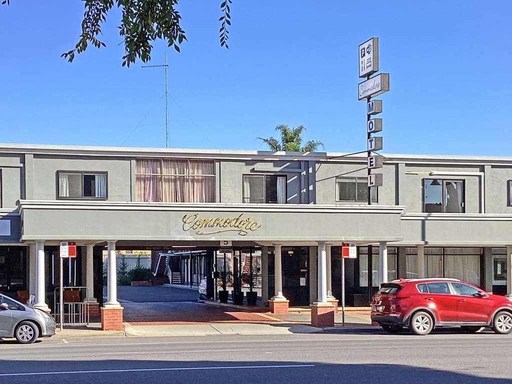 Commodore Motor Inn オーブリー エクステリア 写真