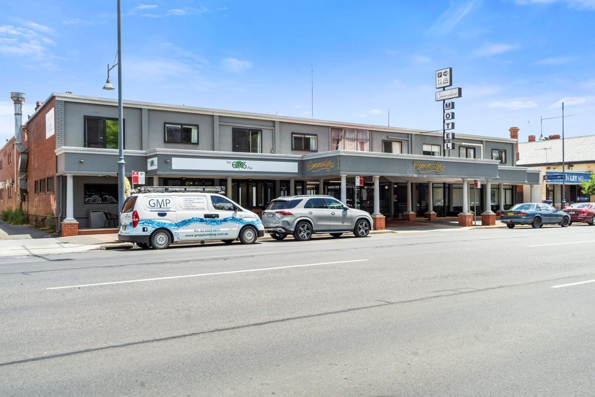 Commodore Motor Inn オーブリー エクステリア 写真